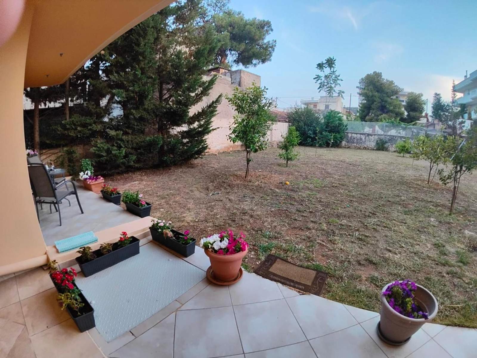 Lou Place ,near Athens Airport *
